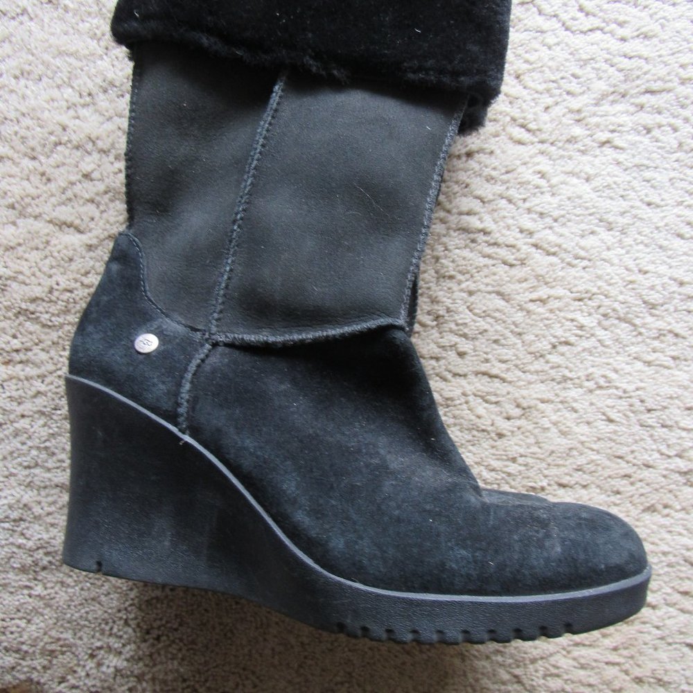 Women's Black Leather UGG Boots Size 10